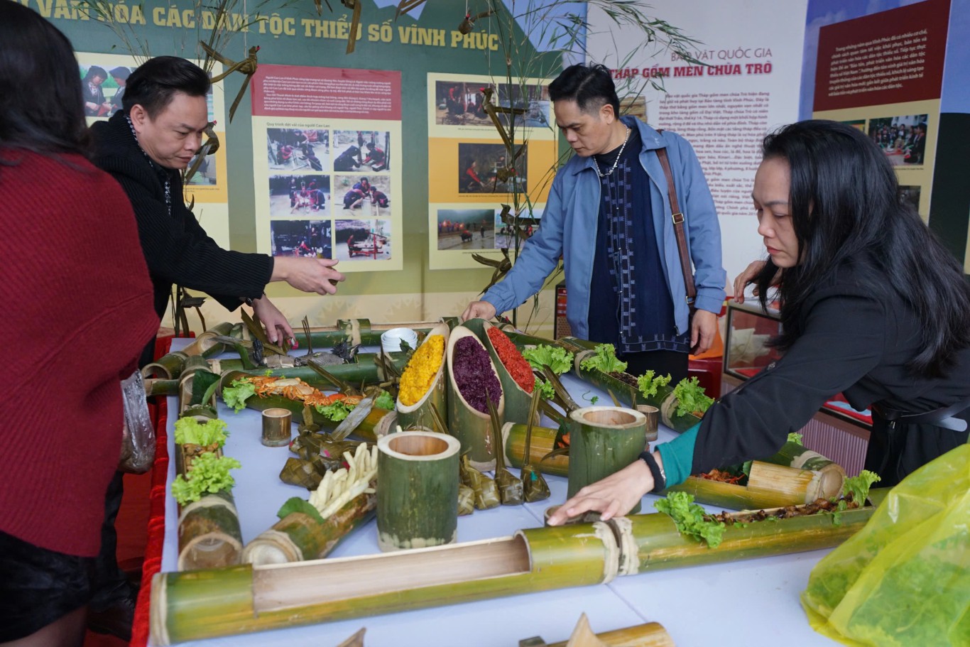 Đo&agrave;n Vĩnh Ph&uacute;c chuẩn bị trưng b&agrave;y m&acirc;m cơm truyền thống